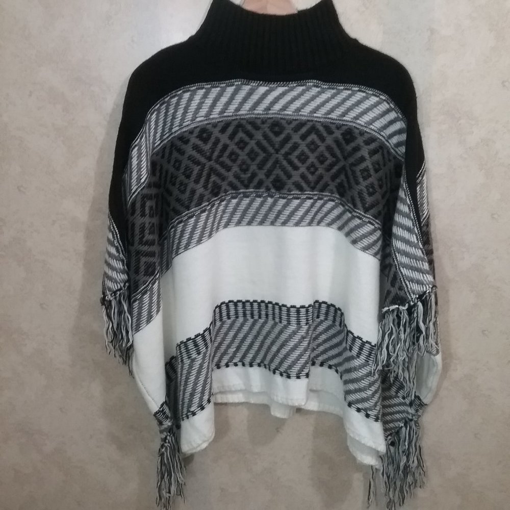 women's A&G black/white/grey pancho size S (AH10)